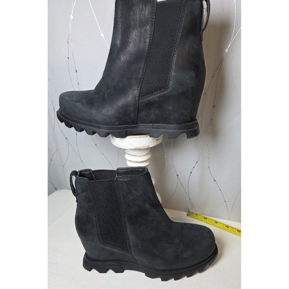 Womens Sorel Joan Of Arctic Wedge II Black Leather Chelsea Ankle Boots 7 Wide - Picture 1 of 5